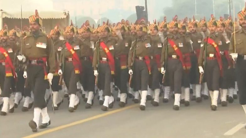 Republic Day 2023: कड़ाके की ठंड और घने कोहरे के बीच कर्तव्य पथ पर परेड की रिहर्सल (Watch Video)