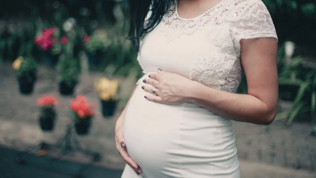 गर्भावस्था के दौरान कोविड-19 से स्वास्थ्य संबंधी गंभीर जोखिम बढ़ जाते हैं- शोध