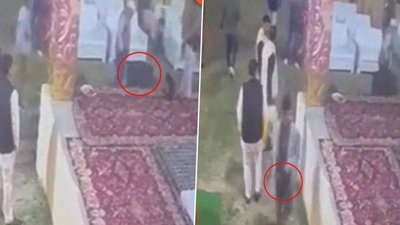 UP: गाजियाबाद में सगाई समारोह से जेवर और नगदी से भरा बैग लेकर फरार हुआ चोर (Watch Video)