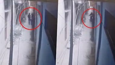 Delhi: आदर्श नगर में एक लड़की को छुरा घोंपने के आरोप में 22 वर्षीय शख्स गिरफ्तार, देखें वीडियो
