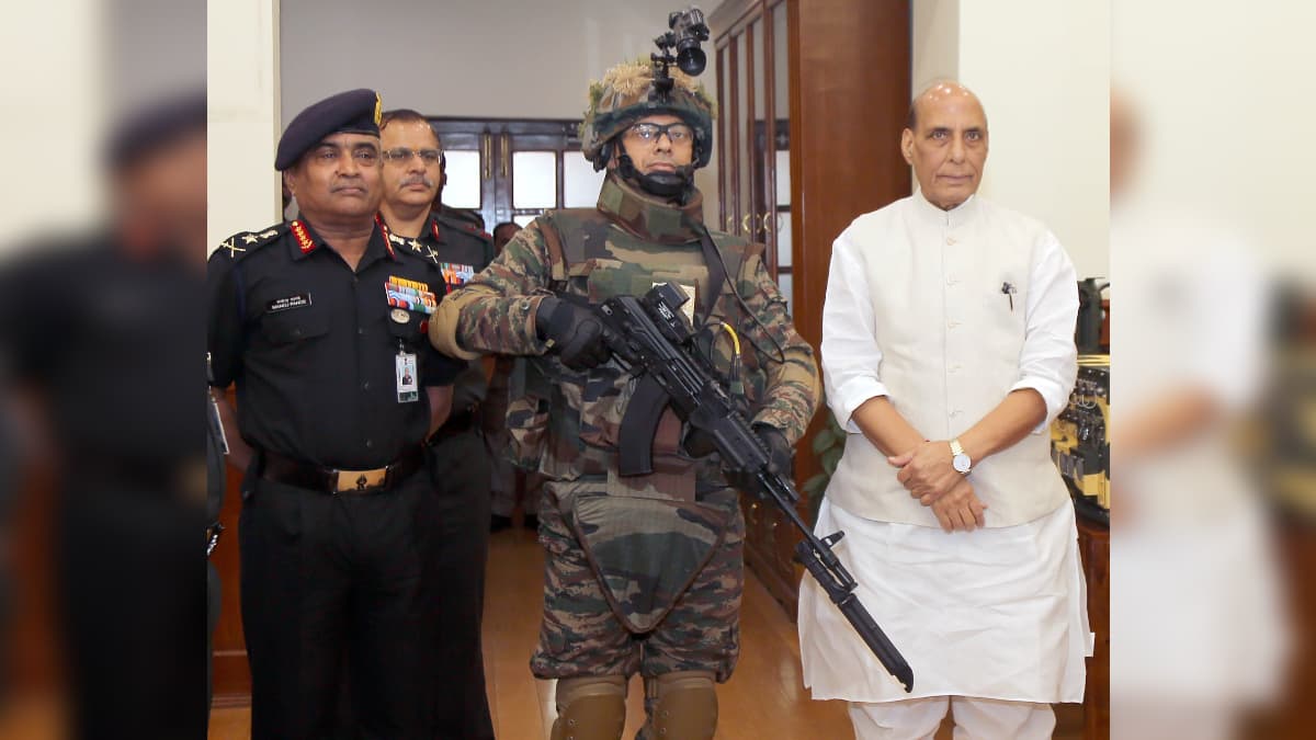Indian Assault Rifle: भारत में बनने लगीं AK-203 असॉल्ट राइफलें, स्वदेशी रूप से तैयार हो रहे आधुनिक हथियार