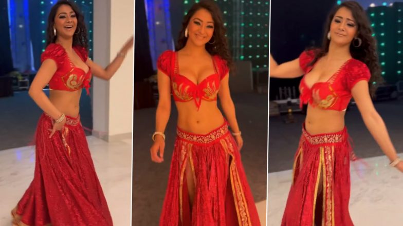 भोजपुरी बोल्ड एक्ट्रेस Namrita Malla ने रेड घाघरा चोली पहन लगाए सेक्सी ठुमके, यूजर्स का  हुआ हाल बेहाल (Watch Video)