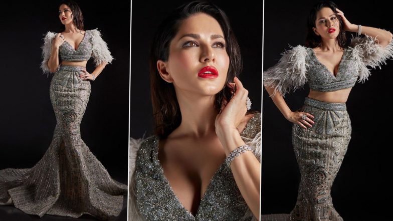 Sunny Leone डीप नेक सिजलिंग गाउन पहन गिराई बिजली, एक्ट्रेस की खूबसूरती के मुरीद हुए फैंस (View Pics)