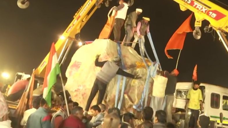 Ayodhya: नेपाल से अयोध्या पहुंची शालिग्राम का हुआ पूजन, शिला के दर्शन के लिए पहुंच रहे हैं भक्त