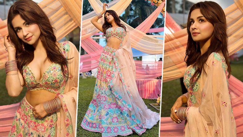 Avneet Kaur Hot Photos: टीवी की बोल्ड एक्ट्रेस अवनीत कौर ने  हॉटनेस से मचाई सनसनी, सेक्सी फोटोज हुई वायरल