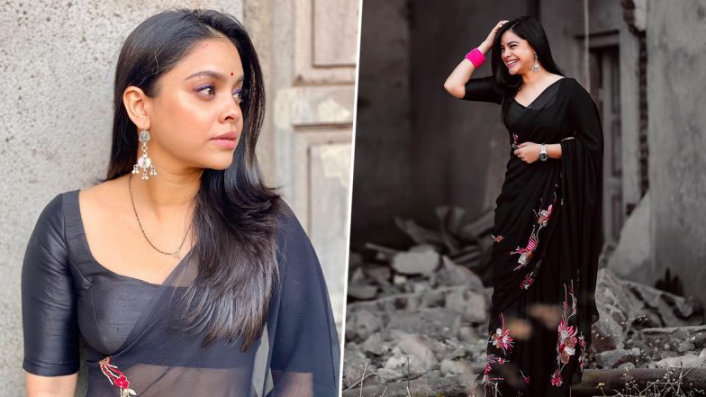 Sumona Chakravarti ने सेक्सी साड़ी पहनकर दिखाया अपना देसी भाभी लुक, फैंस नेकहा- रूप की रानी