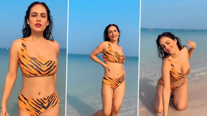 भोजपुरी एक्ट्रेस नेहा Neha Malik ने सिजलिंग बिकनी पहन Besharam Rang गाने में दिए सेक्सी पोज, एक्ट्रेस हॉटनेस उड़ा देगी आपके होश