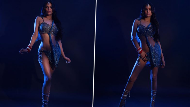 Poonam Pandey ने हॉट आउटफिट पहन गिराई बिजली, एक्ट्रेस की बोल्डनेस ने बढ़ाया सोशल मीडिया का तापमान (View Pics)