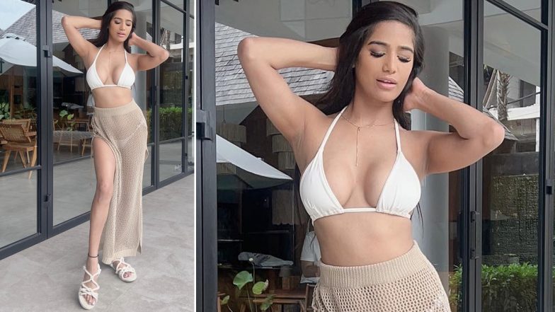 सिजलिंग व्हाइट बिकनी पहन Poonam Pandey ने फ्लॉन्ट किया सेक्सी फिगर, एक्ट्रेस की कातिलाना अदा मोह लेगी आपका दिल (View Pic)