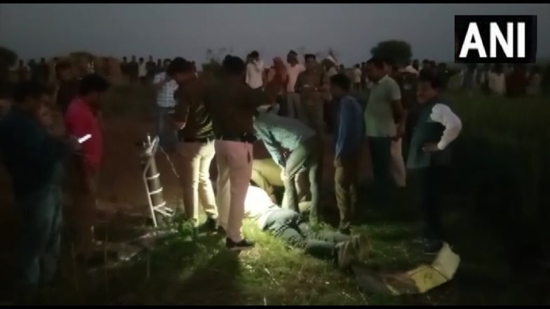 मध्य प्रदेश के छतरपुर जिले में तीन वर्षीय बच्ची Borewell में गिरी, रेस्क्यू ऑपरेशन जारी