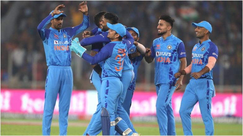 IND vs AUS 1st ODI Live Score Update: पहले वनडे मुकाबले में इन धुरंधरों के साथ मैदान में उतर रही हैं दोनों टीमें, प्लेइंग इलेवन पर एक नजर