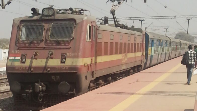 Western Railway Cancels 20 Trains: यात्रियों की कमी के कारण पश्चिम रेलवे ने 20 ट्रेनें की रद्द