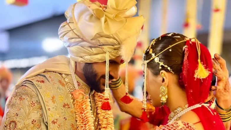 Shardul Thakur Wedding: शार्दुल ठाकुर ने मंगेतर मिताली पारुलकर के साथ शादी के बंधन में बंधे, देखें तस्वीरें और वीडियो