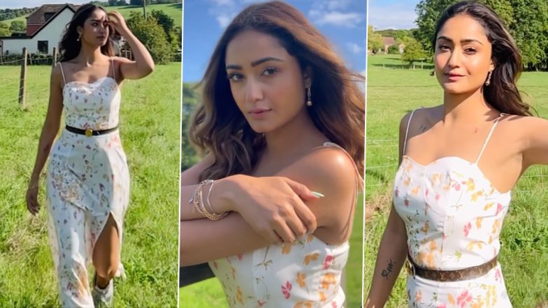 Aashram 3 फेम Tridha Choudhury ने सिजलिंग आउटफिट में दिए सेक्सी पोज, एक्ट्रेस की दिलकश अदाएं मोह लेंगी आपका दिल (Watch Video)