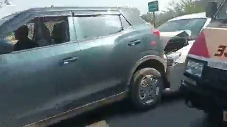VIDEO: अखिलेश यादव के काफिले में बड़ा हादसा, आपस में टकराई 6 गाड़ियां, मौके पर पहुंची एंबुलेंस