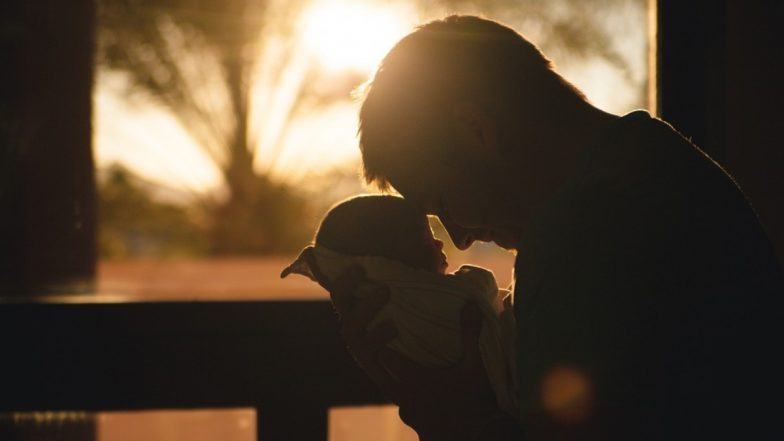 Father’s Day 2023: अपने परम पूज्य पिता को गिफ्ट दें ये मल्टी फीचर्स इलेक्ट्रॉनिक गैजेट! आपकी पसंद की दाद देंगे वह!