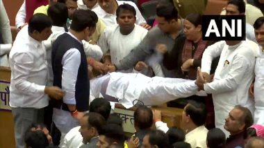 VIDEO: शर्मनाक! BJP और AAP के पार्षदों में हाथापाई, जमकर चले लात-घूंसे, 'आप' नेता हुए बेहोश