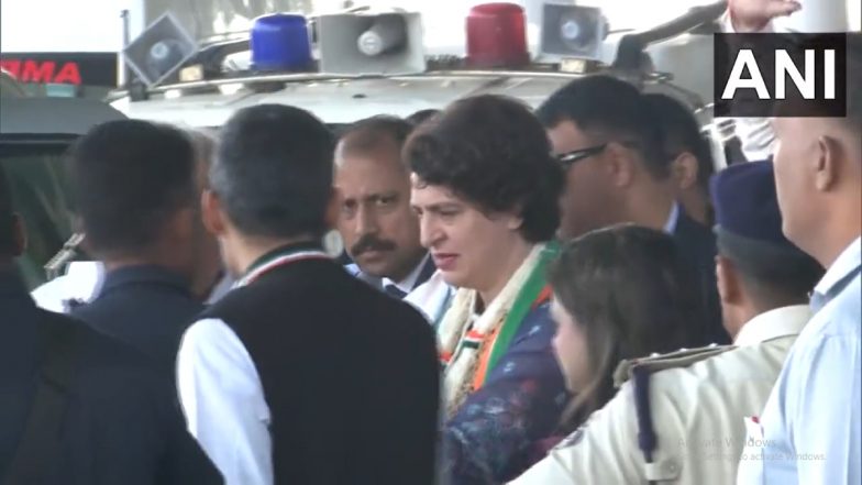 Congress 85th Plenary Session: कांग्रेस के 85वें पूर्ण अधिवेशन में हिस्सा लेने रायपुर पहुंची प्रियंका गांधी वाड्रा