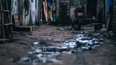 Ghost Bike Caught on Camera: कैमरे में कैद हुई भूतिया बाइक, अचानक स्टार्ट हुई महाराष्ट्र के येओला में खड़ी मोटरसाइकिल, फिर आगे जाकर गिरी