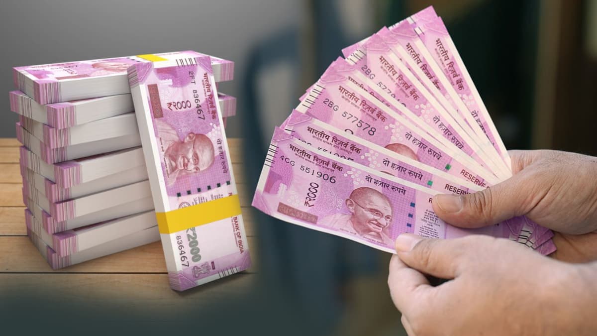 Rupee vs Dollar: रुपया 10 पैसे की तेजी के साथ 82.21 प्रति डॉलर पर