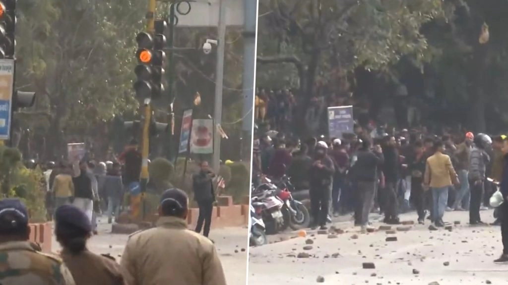 Uttarakhand: लाठीचार्ज के बाद छात्रों का उत्‍तराखंड बंद का ऐलान, देहरादून में धारा 144 लागू