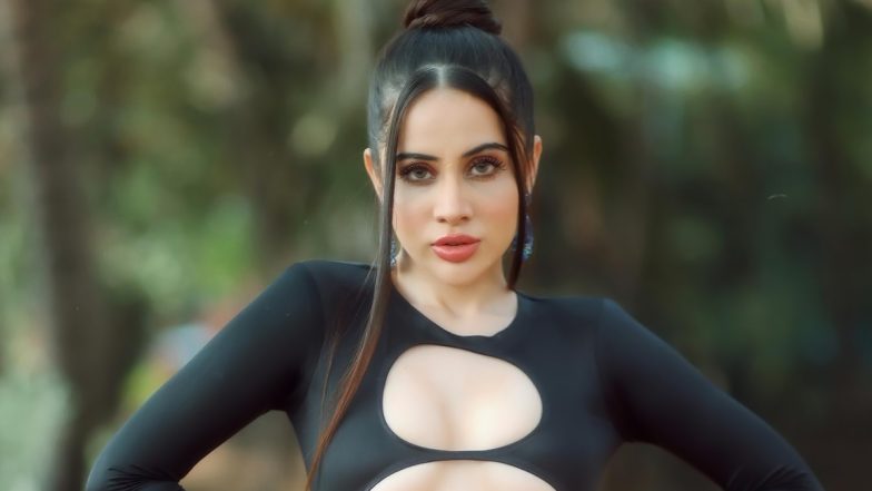 Urfi Javed Apologized For Dress: उर्फी जावेद ने अपने कपड़ों से भावनाओं को आहत करने के लिए मांगी माफी, कहा 'अब बदल जाऊंगी'