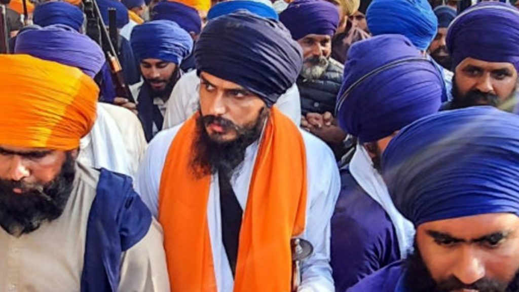 अमृतपाल सिंह अभी भी फरार, पंजाब में इंटरनेट, SMS सेवाओं के निलंबन की अवधि सोमवार दोपहर तक बढ़ी