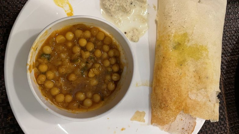 एक्सपेरिमेंट की हुई हद! महिला ने छोले के साथ खाया डोसा, Viral Pic देख लोग बोले- रिस्क नहीं लेने का