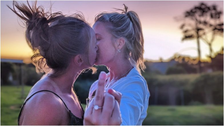 Danielle Wyatt Gets Engaged: इंग्लैंड की महिला खिलाड़ी ने की इंगेजमेंट, सोशल मीडिया पर दी फैंस को जानकारी; विराट कोहली को कर चुकी थीं शादी के लिए प्रपोज