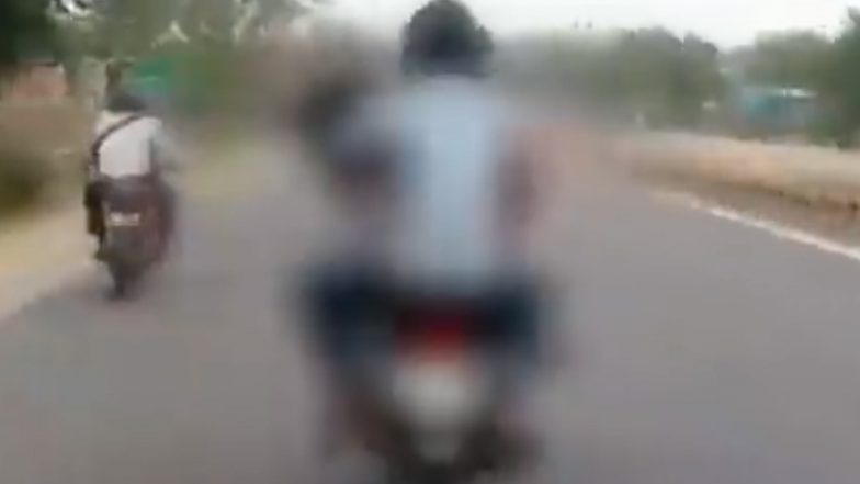UP: शर्मनाक! लाश ले जाने के लिए अस्पताल से नहीं मिला एंबुलेंस, बेबस भाई ने बाइक पर लेकर गया बहन का शव (Shocking Video)