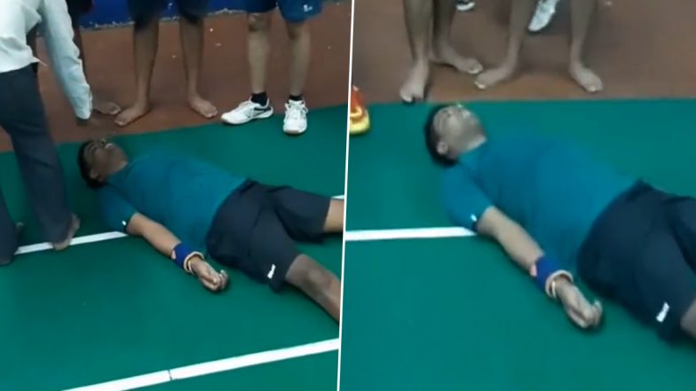 Dies By Heart Attack: हैदराबाद में 38 साल के शख़्स को बैडमिंटन खेलते समय आया हार्ट अटैक, गई जान (VIDEO)