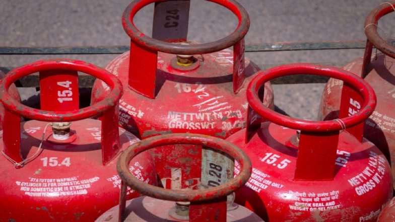 PMUY के लाभार्थियों को बड़ी राहत, LPG पर मिलने वाली सब्सिडी को 1 साल और बढ़ाया