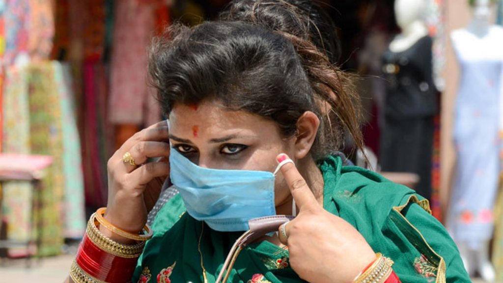 H3N2 के साथ फिर रफ्तार पकड़ रहा है कोरोना, लक्षण भी हैं एक जैसे; यहां जानें इसके बारे में सब कुछ 