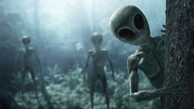 Aliens Are Coming to Take Back Earth: पृथ्वी को वापस लेने के लिए आ रहे हैं एलियंस, स्वघोषित टाइम ट्रैवलर का दावा