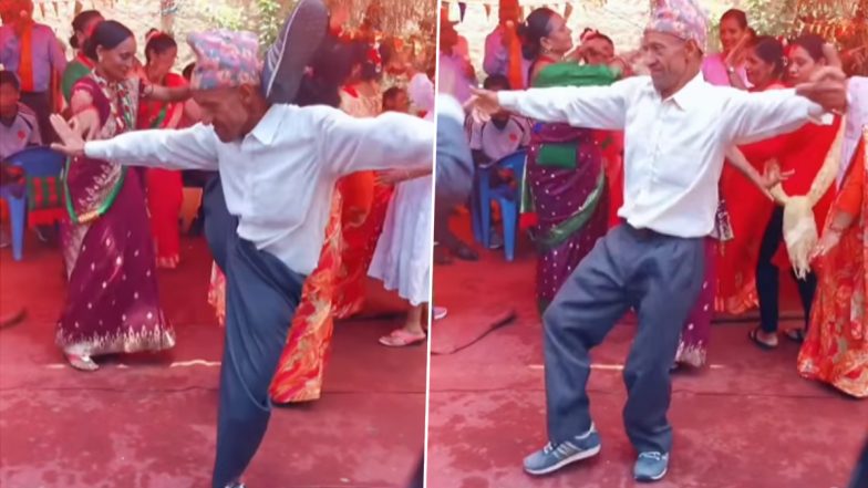 कंधे पर पैर टिकाकर अंकल ने किया तूफानी डांस, योग करते हुए ऐसी मटकाई कमर कि... (Watch Viral Video)
