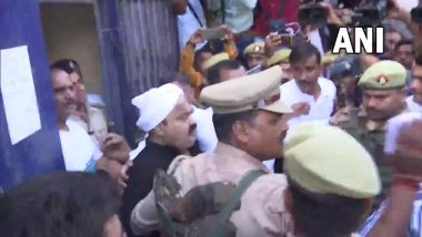 Atiq Ahmed को लेकर रवाना हुई UP पुलिस, जेल से बाहर आते ही बोला माफिया- रास्ते में मुझे मार डालेंगे