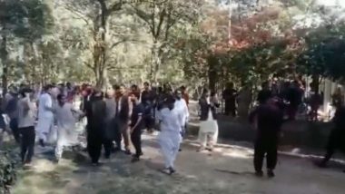 Attack On Hindu Students in PAK: लाहौर के बाद अब कराची में होली मना रहे हिंदू छात्रों पर हमला