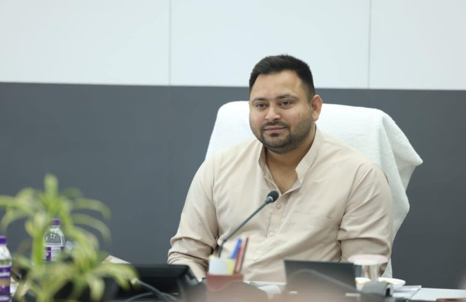 तेजस्वी प्रसाद यादव ने पूछा, पीएमओ का अधिकारी बनकर शख्स को जेड प्लस सुरक्षा कैसे मिली?