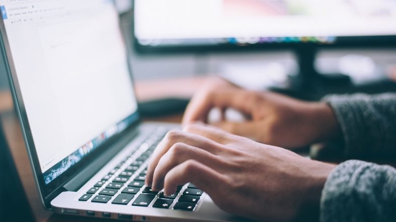 Curbs on Import of Laptops: केंद्र सरकार ने लैपटॉप, टैबलेट और कंप्यूटर के आयात पर लगाई रोक