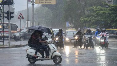 Mumbai Rain Update: मुंबई, आस पास के शहरों में बेमौसम भारी बारिश, यातायात सेवाओं पर असर नहीं