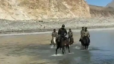 Indian Army In Galwan Valley: गलवान में क्रिकेट के बाद आज घोड़ों पर गश्त, चीन को आंख दिखाती भारतीय सेना