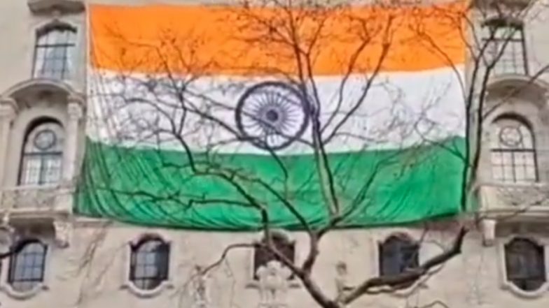India Reply Hard To Khalistanis: खालिस्‍तानियों को भारत का मुहंतोड़ जवाब, लंदन में भारतीय उच्‍चायुक्‍त पर लहराया विशाल तिरंगा (Watch Video)