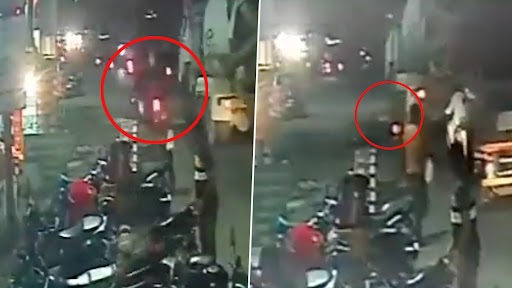Video: पुणे में गलत साइड से ट्रक को ओवरटेक करने की कोशिश में बाइक सवार की मौत; सीसीटीवी में घटना कैद