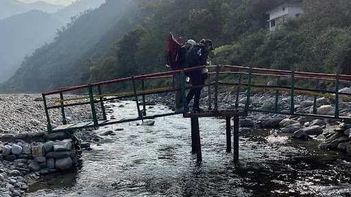 ‘Crossing All Bridges’ विराट कोहली ने ऋषिकेश ट्रिप की अपनी, पत्नी अनुष्का शर्मा और बेटी वामिका की तस्वीर की शेयर