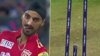 IPL 2023, MI vs PBKS: अर्शदीप सिंह के आखिरी ओवर में दो विकेट टूटने के बाद पंजाब किंग्स ने मुंबई पुलिस पर कसा, उनके पैरोडी अकाउंट ने दिया तगड़ा जबाब, देखें Tweet