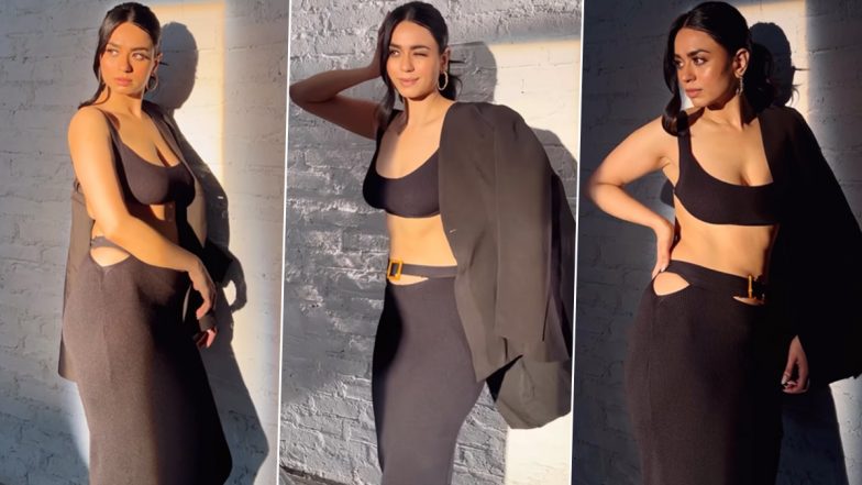 Soundarya Sharma ने सिजलिंग बॉडीफिट रिवीलिंग आउटफिट पहन गिराई बिजली, एक्ट्रेस की सेक्सी अदाएं उड़ा देंगी आपके होश (Watch Video)