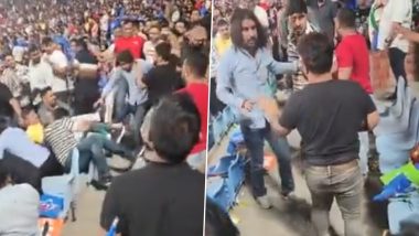 Fans Fight Inside Stadium: डीसी बनाम एसआरएच आईपीएल मैच के दौरान स्टेडियम में फैंस के बीच जमकर मारपीट, देखें वायरल वीडियो