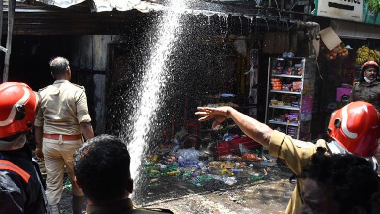 Kerala: तिरुवनतंपुरम के व्यस्त इलाके में स्थित चाय की दुकान में लगी आग से अफरा-तफरी का माहौल