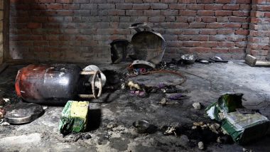 Delhi Building Collapse: दिल्ली में बड़ा हादसा, सिलेंडर फटने से गिरी इमारत, 8 लोग जख्मी