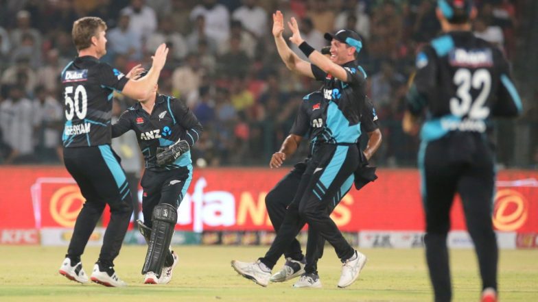 AFG vs NZ, ICC World Cup 2023 Free Live Streaming: आईसीसी वर्ल्ड कप के सोलहवें मुकाबला में आज अफ़ग़ानिस्तान से भिड़ेगी न्यूज़ीलैंड की टीम, यहां जानें कब-कहां और कैसे देखें मुकाबला